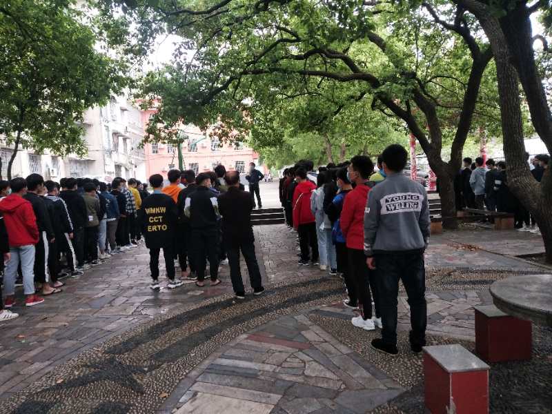 邵阳市华龙中学,邵阳中学教育,高中教育,师资雄厚,名优教师