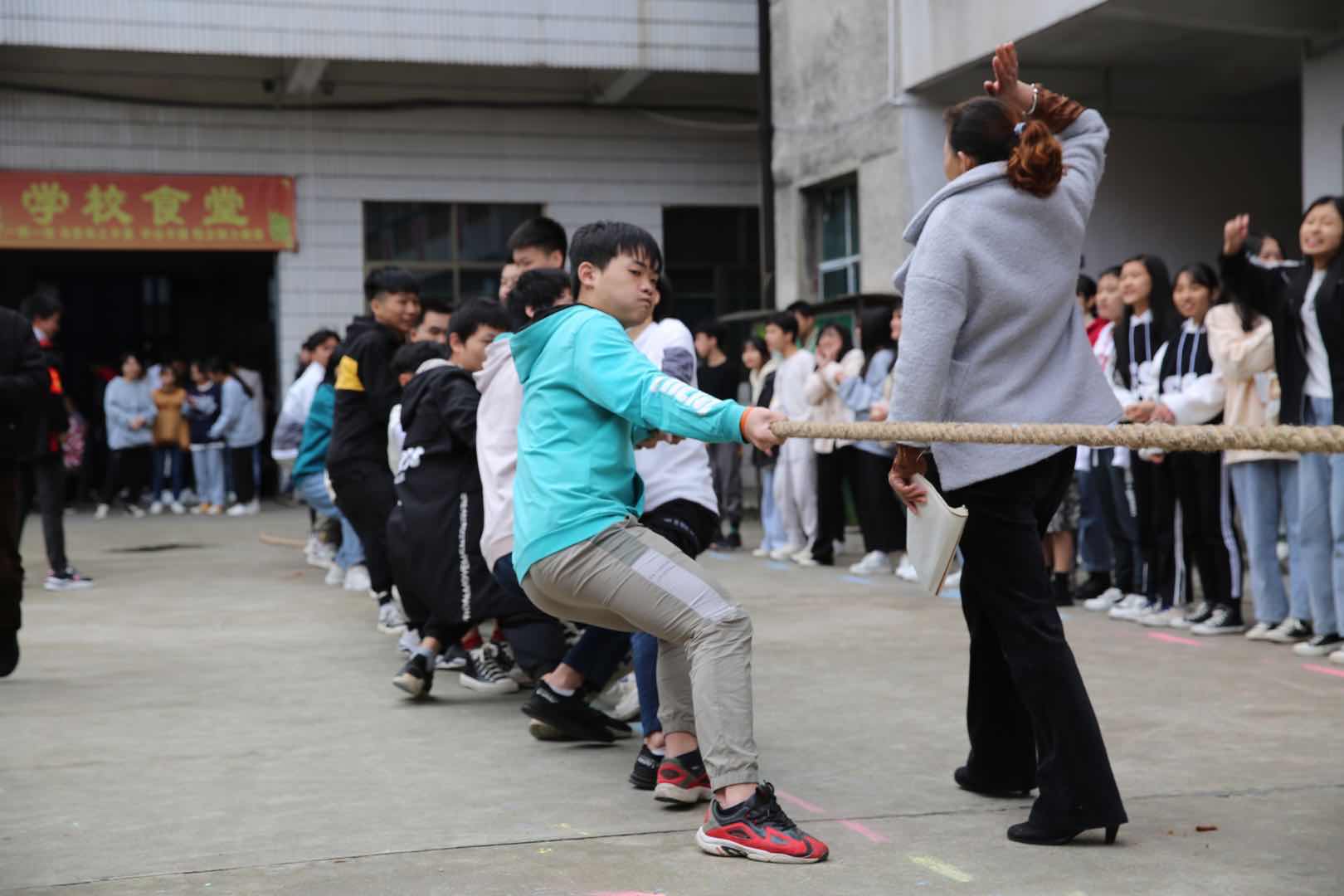 邵阳市华龙中学,邵阳中学教育,高中教育,师资雄厚,名优教师