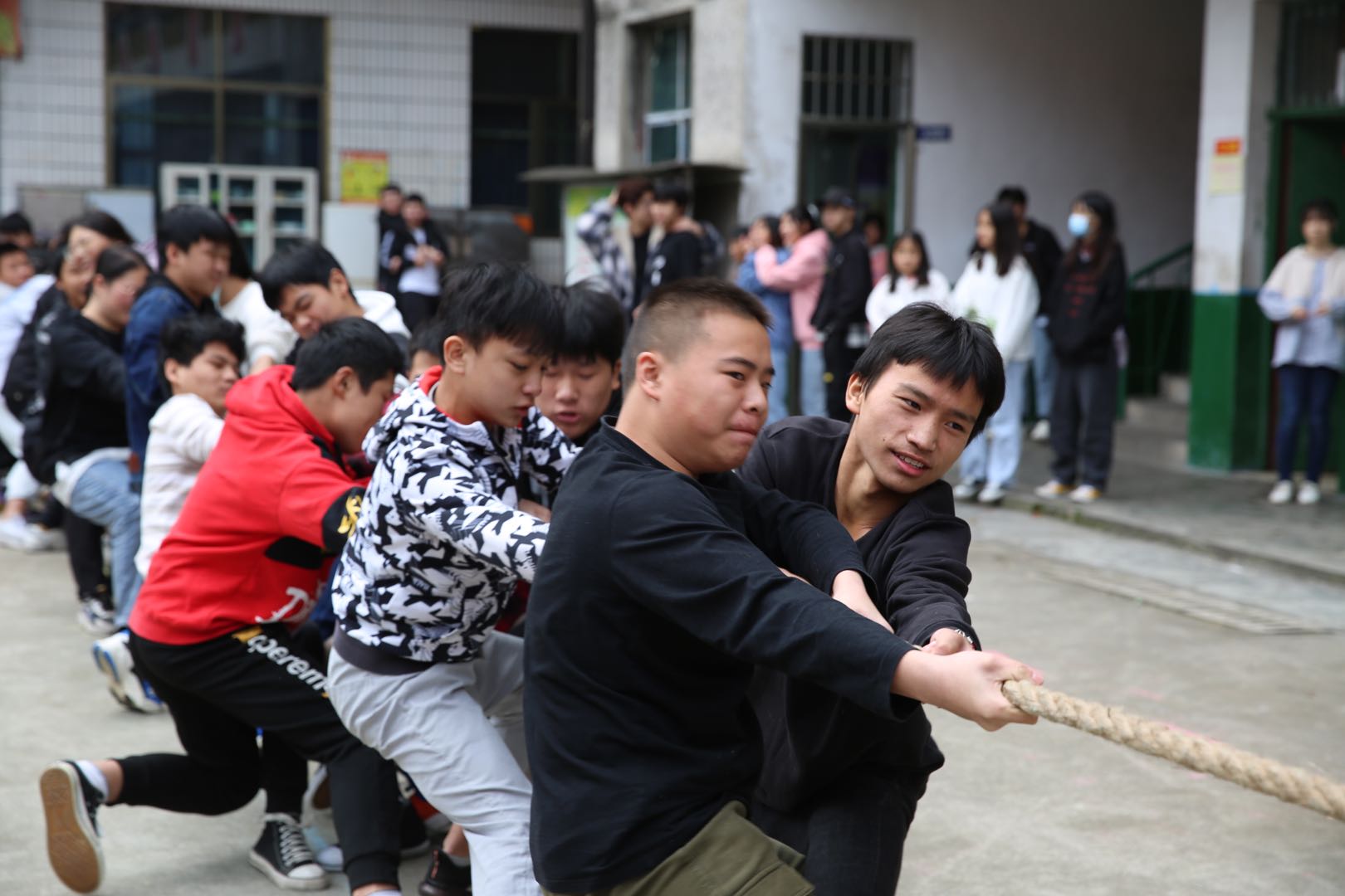 邵阳市华龙中学,邵阳中学教育,高中教育,师资雄厚,名优教师