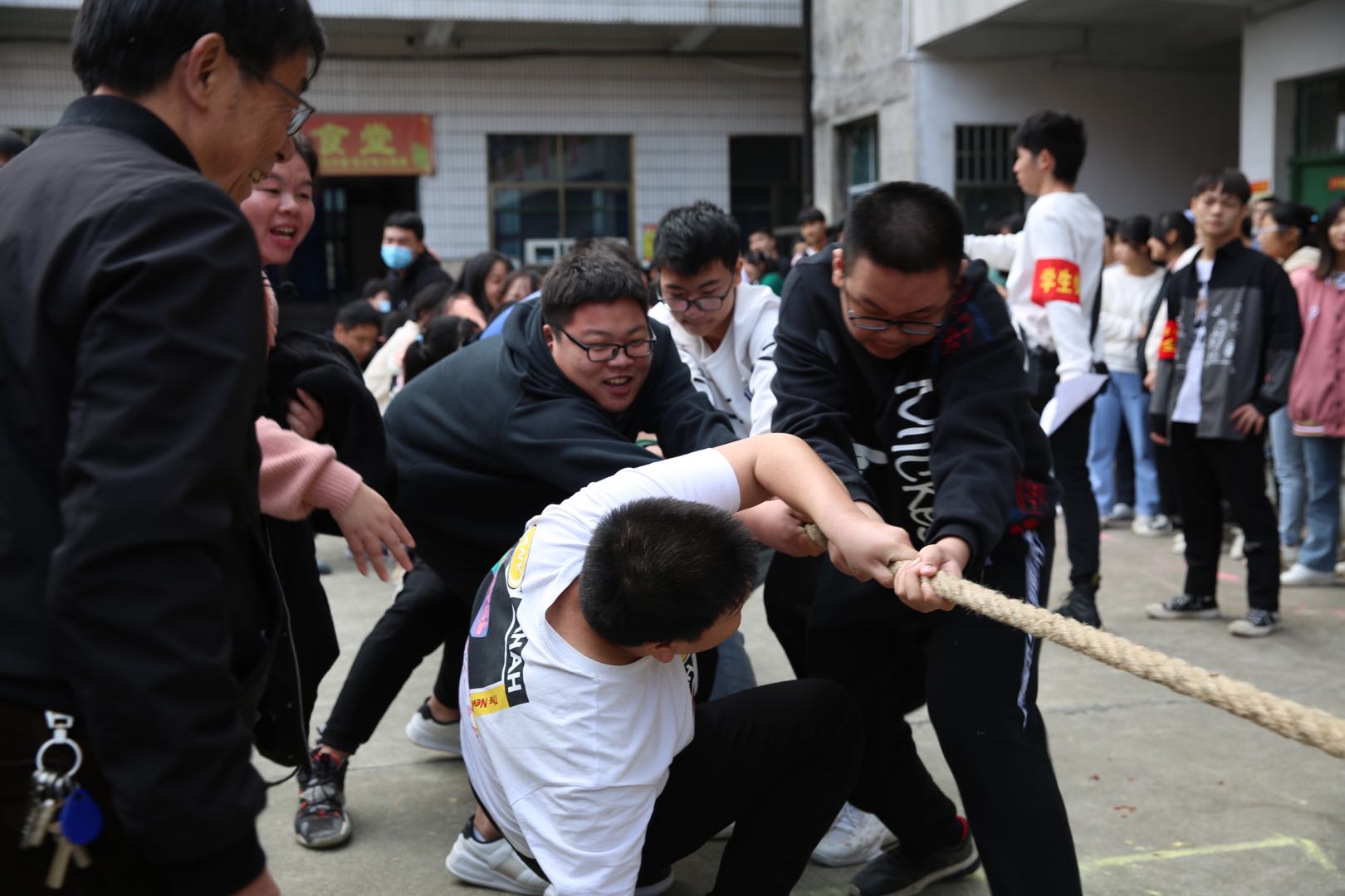 邵阳市华龙中学,邵阳中学教育,高中教育,师资雄厚,名优教师