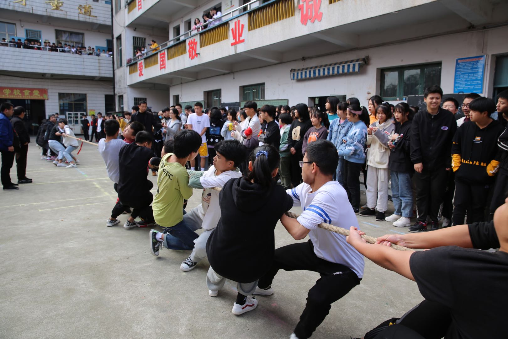 邵阳市华龙中学,邵阳中学教育,高中教育,师资雄厚,名优教师