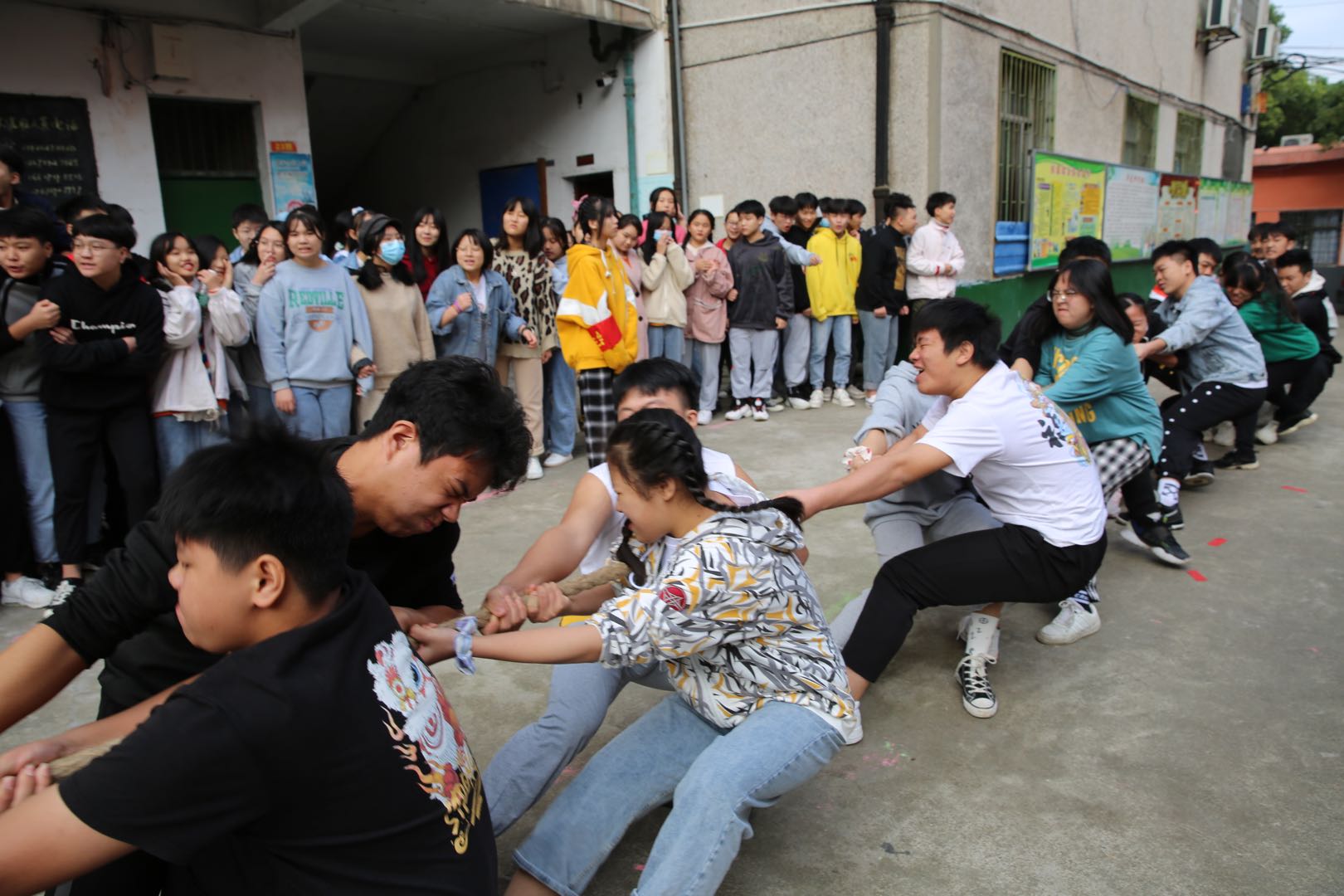 邵阳市华龙中学,邵阳中学教育,高中教育,师资雄厚,名优教师