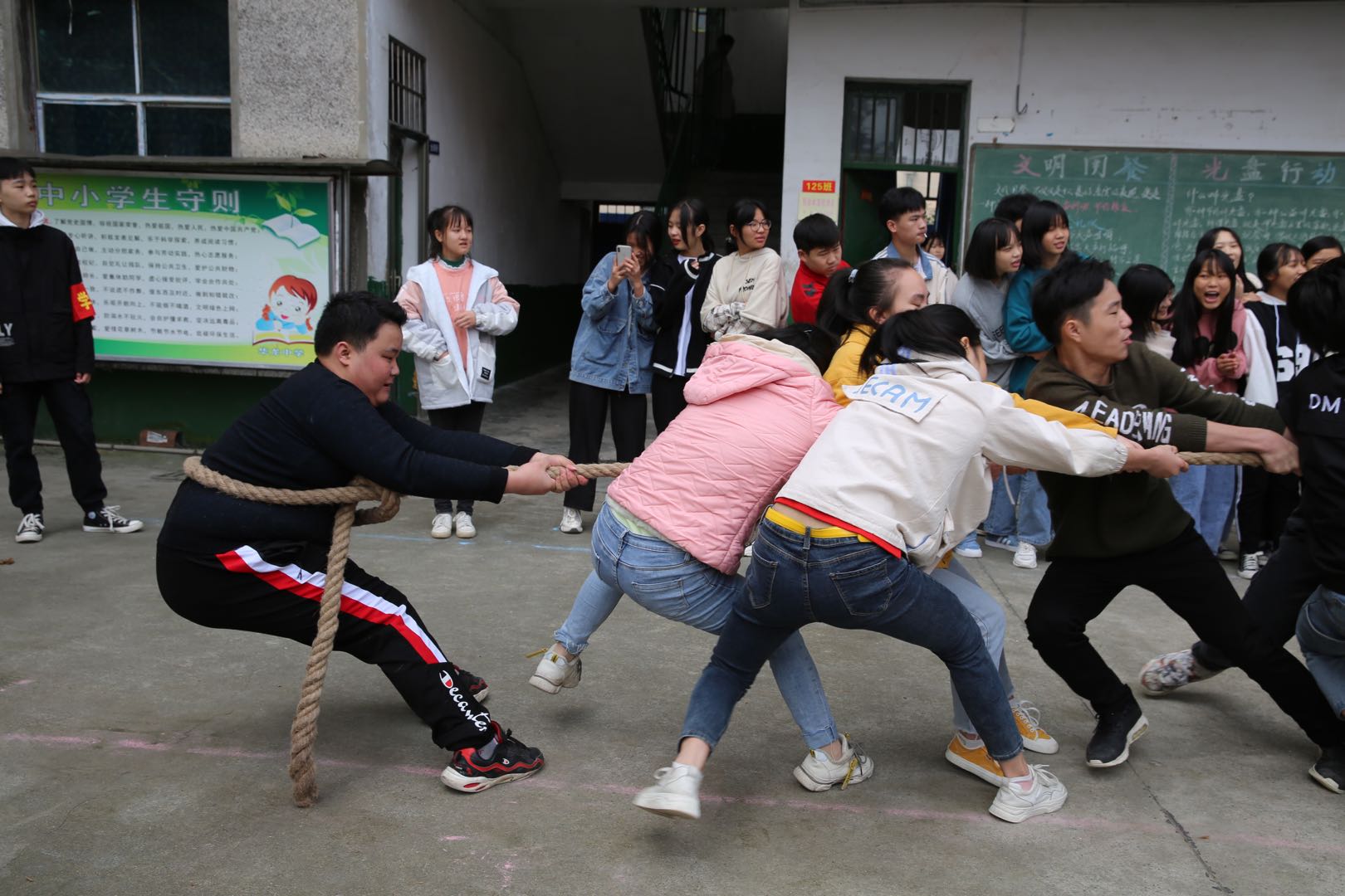 邵阳市华龙中学,邵阳中学教育,高中教育,师资雄厚,名优教师