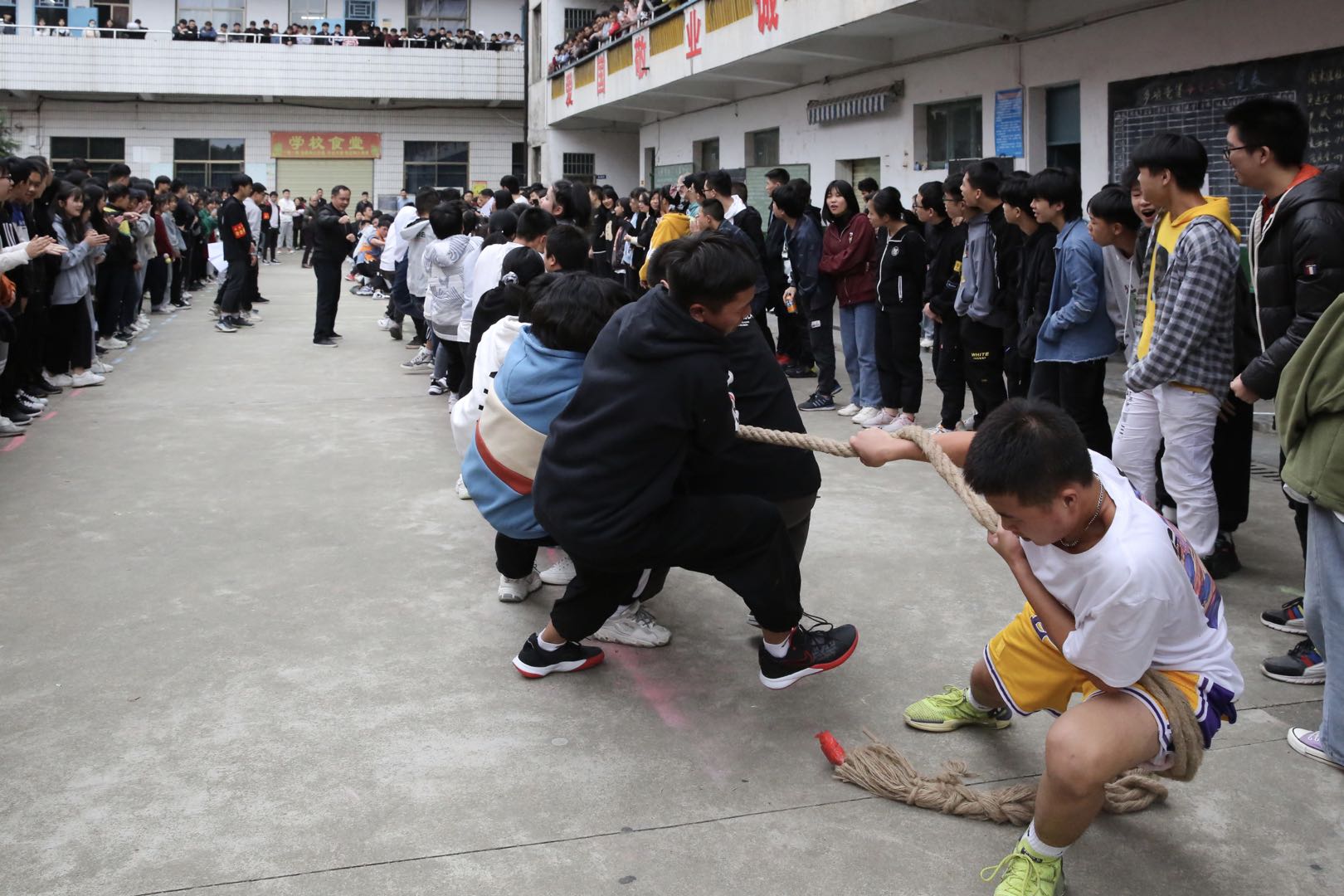 邵阳市华龙中学,邵阳中学教育,高中教育,师资雄厚,名优教师