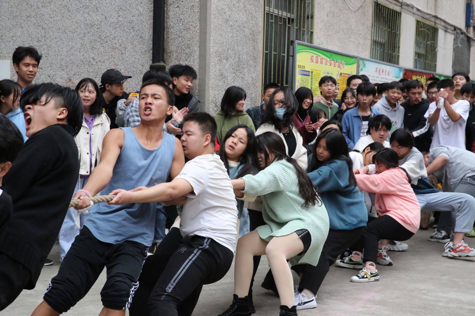 邵阳市华龙中学,邵阳中学教育,高中教育,师资雄厚,名优教师