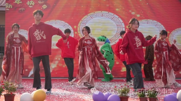 邵阳市华龙育英高级中学有限公司,邵阳中学教育,高中教育,师资雄厚,名优教师